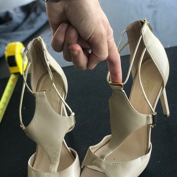 Tan and Gold strappy heels - Picture 2 of 6